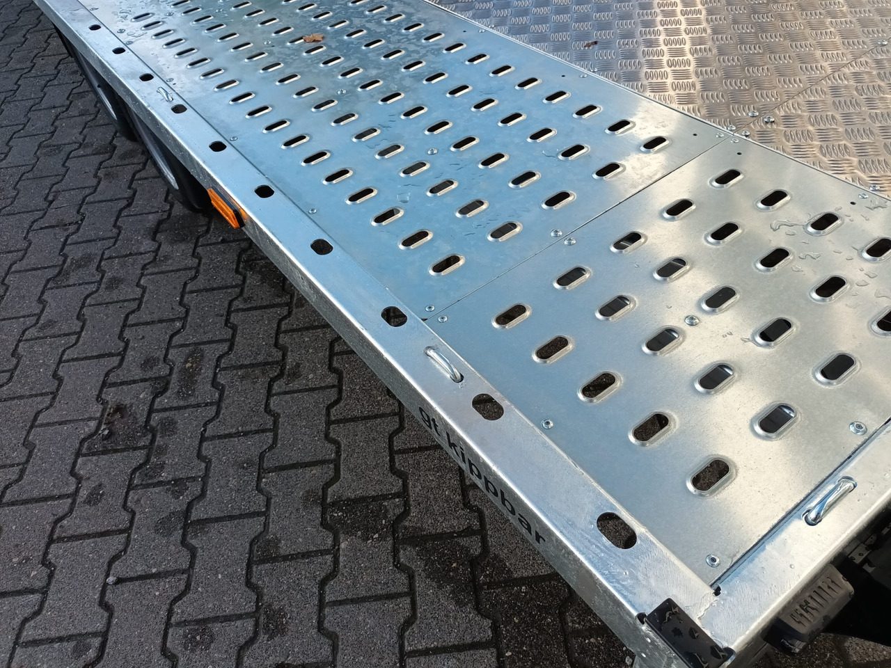 Martz GT kipp 450/2 S 450x215cm easyload ankippbar Lohr Stahl & Aluboden Seilwinde 10" 3000kg - Maskinsläp: bild 4 Martz GT kipp 450/2 S 450x215cm easyload ankippbar Lohr Stahl & Aluboden Seilwinde 10" 3000kg - Maskinsläp: bild 4