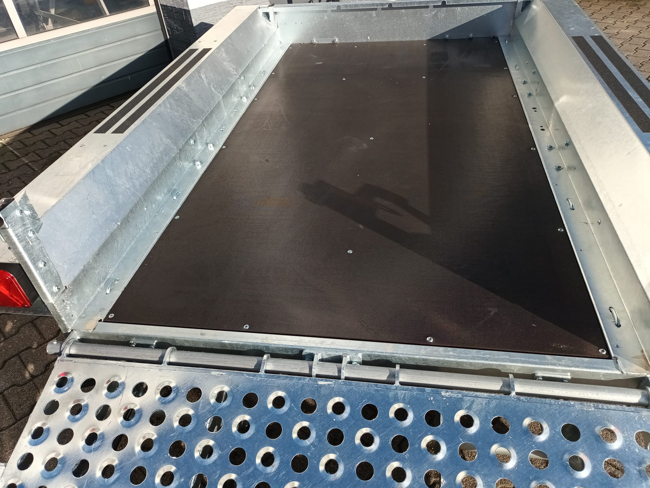 Martz Maschinentransporter BUILDER M 300x152x20cm Auffahrklappe (M) 2700kg - Maskinsläp: bild 2 Martz Maschinentransporter BUILDER M 300x152x20cm Auffahrklappe (M) 2700kg - Maskinsläp: bild 2