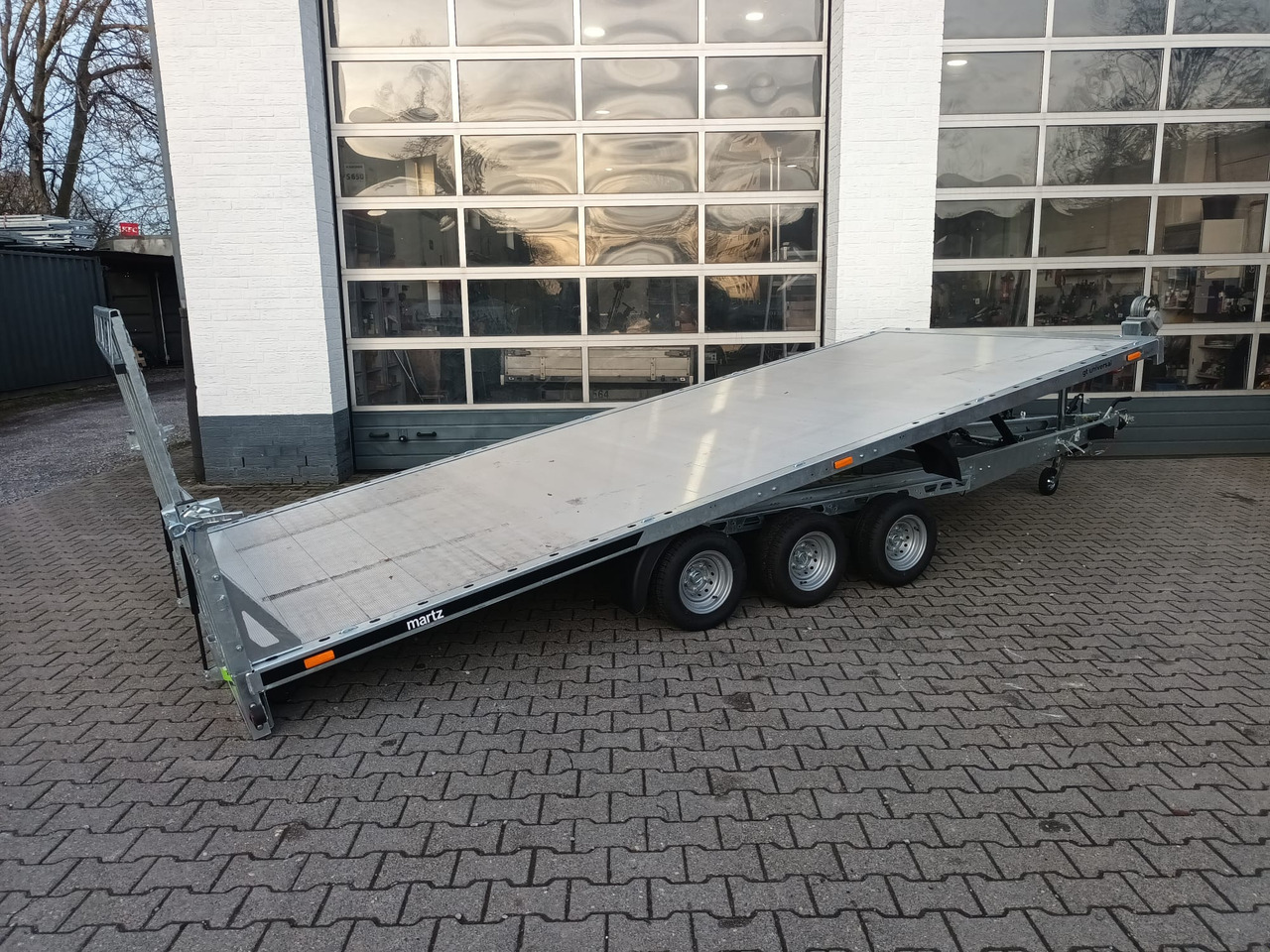 Martz Universal GT KIPP 500/3 S 500x210cm Aluboden ankippbar Heckklappe Winde Tridem 10" 3500kg - Maskinsläp: bild 3 Martz Universal GT KIPP 500/3 S 500x210cm Aluboden ankippbar Heckklappe Winde Tridem 10" 3500kg - Maskinsläp: bild 3