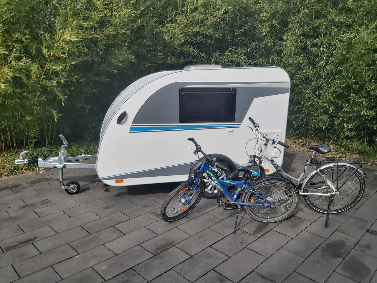 Mini Camper Mini Tommy TMC25 252x140x121cm aero V1 Küche 12V/230V 100km/H 750kg gebremst Modell 24 - Husvagn: bild 4 Mini Camper Mini Tommy TMC25 252x140x121cm aero V1 Küche 12V/230V 100km/H 750kg gebremst Modell 24 - Husvagn: bild 4