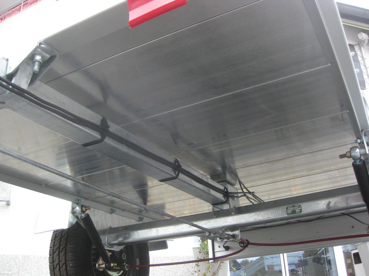 PKW Anhänger Koch Aluline+ B1000 205x105x40cm ALUBODEN (XS) 1000kg 100km/H Januar Online - Bilsläp: bild 2 PKW Anhänger Koch Aluline+ B1000 205x105x40cm ALUBODEN (XS) 1000kg 100km/H Januar Online - Bilsläp: bild 2