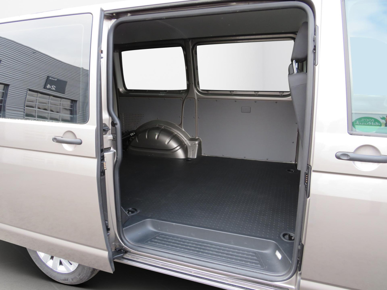 VOLKSWAGEN T6.1 Transporter Trendline 2.0 TDI Kasten Euro6 ZV - Små skåpbil: bild 3 VOLKSWAGEN T6.1 Transporter Trendline 2.0 TDI Kasten Euro6 ZV - Små skåpbil: bild 3