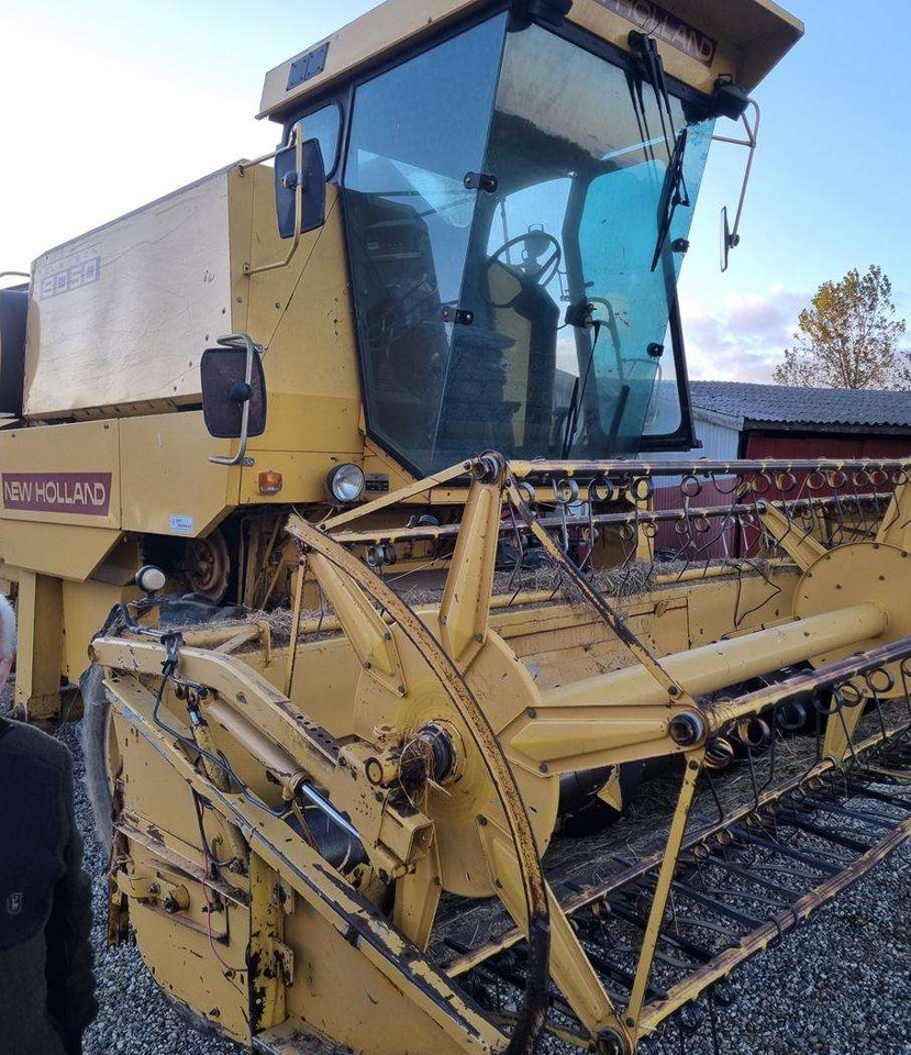 New Holland 8050 - Skördetröska: bild 1 New Holland 8050 - Skördetröska: bild 1