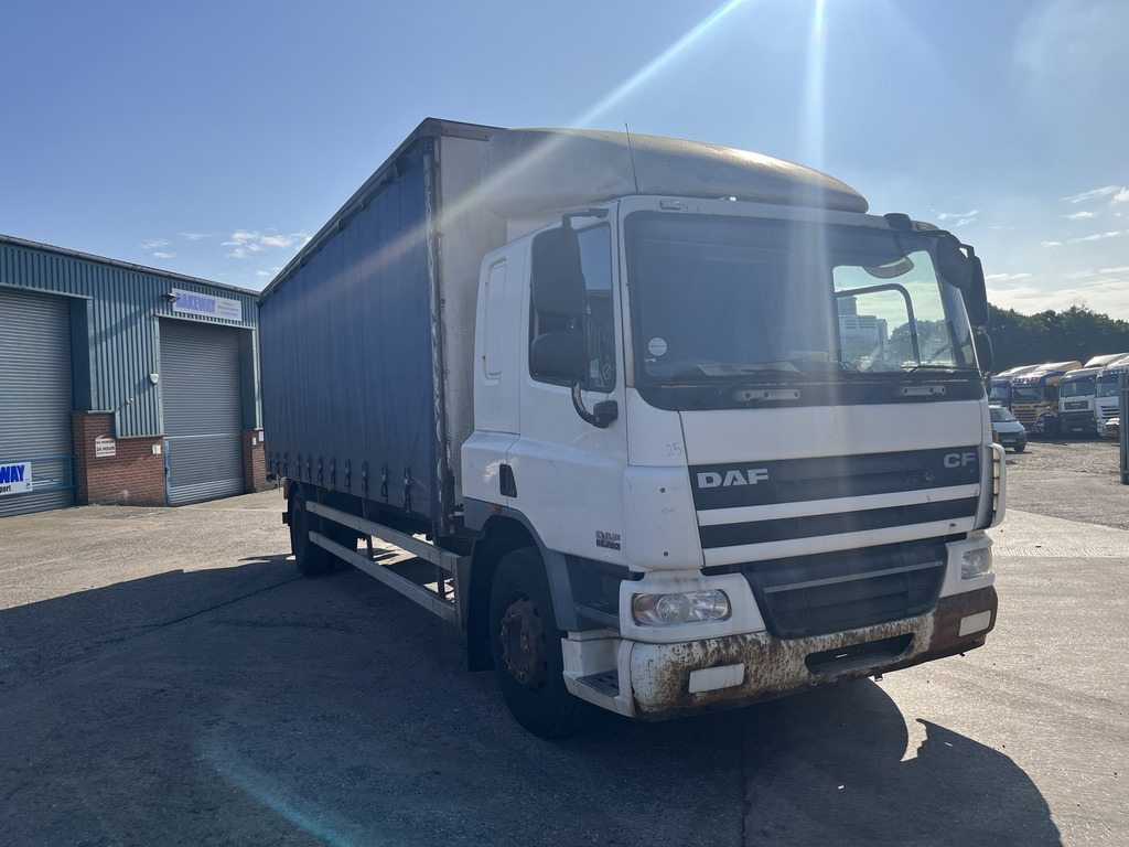 Daf 65CF  220 4x2 Curtain side - Kapellbil: bild 2 Daf 65CF  220 4x2 Curtain side - Kapellbil: bild 2