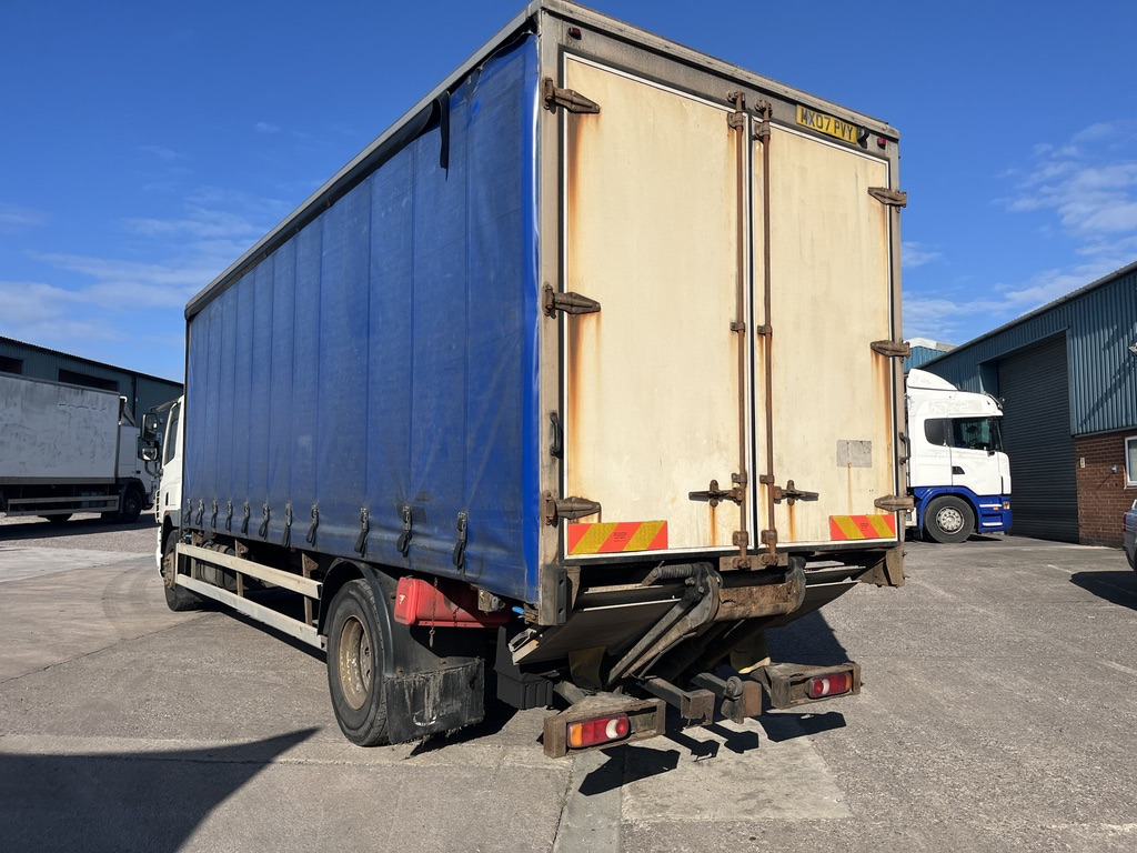 Daf 65CF  220 4x2 Curtain side - Kapellbil: bild 3 Daf 65CF  220 4x2 Curtain side - Kapellbil: bild 3