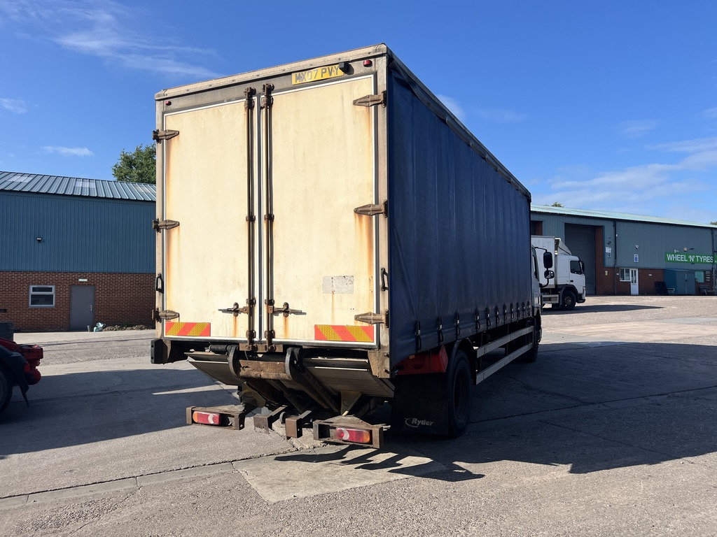 Daf 65CF  220 4x2 Curtain side - Kapellbil: bild 4 Daf 65CF  220 4x2 Curtain side - Kapellbil: bild 4