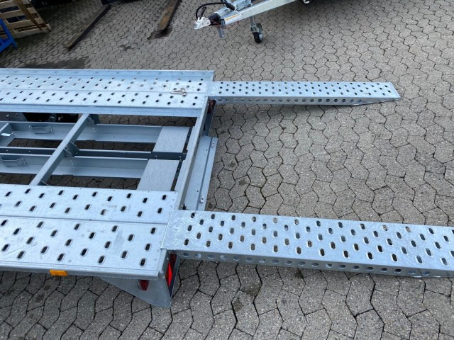 Brenderup Autotransportanhänger AT3000HBTB 3,0 to. 3950 x 2000 mm - Biltransportsläp: bild 5 Brenderup Autotransportanhänger AT3000HBTB 3,0 to. 3950 x 2000 mm - Biltransportsläp: bild 5