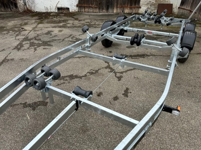 Brenderup Brenderup Premium Bootsanhänger 263500TB SRX mit Superrollen, 3,5 to. 7,8m/ 26 Fuß - Båttrailer: bild 4 Brenderup Brenderup Premium Bootsanhänger 263500TB SRX mit Superrollen, 3,5 to. 7,8m/ 26 Fuß - Båttrailer: bild 4