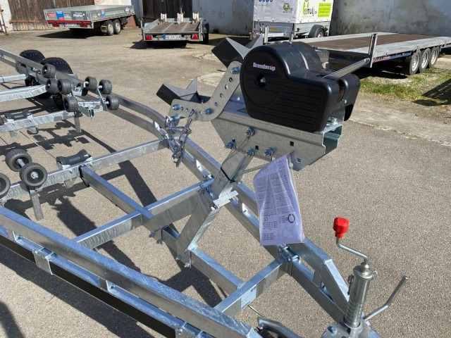 Brenderup Brenderup Premium Bootsanhänger 303500TB SRX mit Superrollen, 3,5 to. 8,7m/ 30 Fuß - Båttrailer: bild 3 Brenderup Brenderup Premium Bootsanhänger 303500TB SRX mit Superrollen, 3,5 to. 8,7m/ 30 Fuß - Båttrailer: bild 3