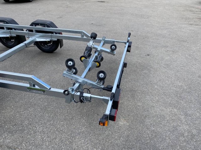 Ny Båttrailer Brenderup Premium Bootsanhänger 242000TB SR mit Superrollen, 2,0 to. 7,2m/ 24 Fuß: bild 6