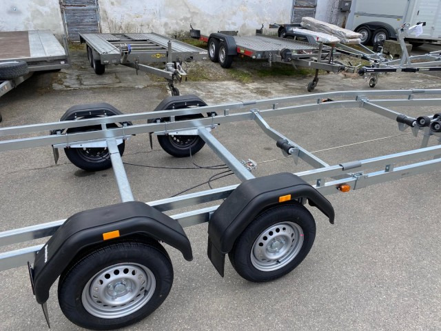 Ny Båttrailer Brenderup Premium Bootsanhänger 242000TB SR mit Superrollen, 2,0 to. 7,2m/ 24 Fuß: bild 8