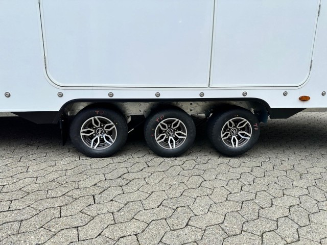 Brian James Race Transporter 7, RT7 397-6023-35-3-10-W, 6000 x 2300 mm, 3,5 to. - Biltransportsläp: bild 2 Brian James Race Transporter 7, RT7 397-6023-35-3-10-W, 6000 x 2300 mm, 3,5 to. - Biltransportsläp: bild 2