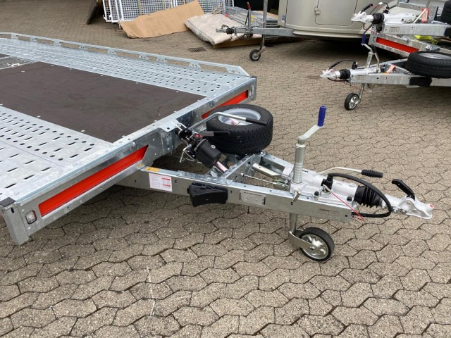 Brian James T Transporter, 231-5522-35-3-10, 5500 x 2240 mm, 3,5 to. kippbar mit Auffahrrampe - Biltransportsläp: bild 2 Brian James T Transporter, 231-5522-35-3-10, 5500 x 2240 mm, 3,5 to. kippbar mit Auffahrrampe - Biltransportsläp: bild 2