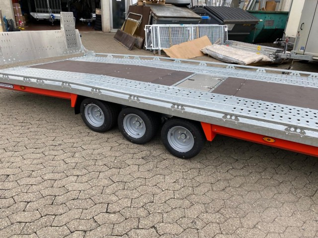 Brian James T Transporter, 231-5522-35-3-10, 5500 x 2240 mm, 3,5 to. kippbar mit Auffahrrampe - Biltransportsläp: bild 4 Brian James T Transporter, 231-5522-35-3-10, 5500 x 2240 mm, 3,5 to. kippbar mit Auffahrrampe - Biltransportsläp: bild 4