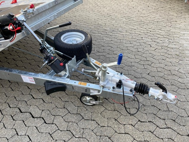 Brian James T6 Transporter, 230-6553, 5500 x 2220 mm, 3,5 to. kippbar mit Auffahrrampe - Biltransportsläp: bild 2 Brian James T6 Transporter, 230-6553, 5500 x 2220 mm, 3,5 to. kippbar mit Auffahrrampe - Biltransportsläp: bild 2