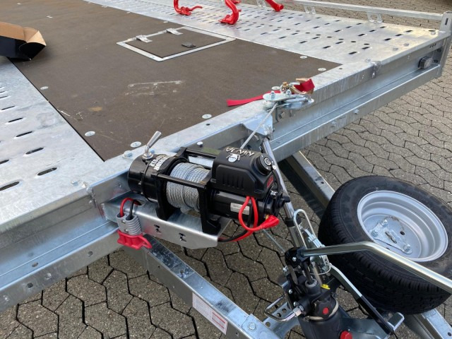 Brian James T6 Transporter, 230-6553, 5500 x 2220 mm, 3,5 to. kippbar mit Auffahrrampe - Biltransportsläp: bild 3 Brian James T6 Transporter, 230-6553, 5500 x 2220 mm, 3,5 to. kippbar mit Auffahrrampe - Biltransportsläp: bild 3