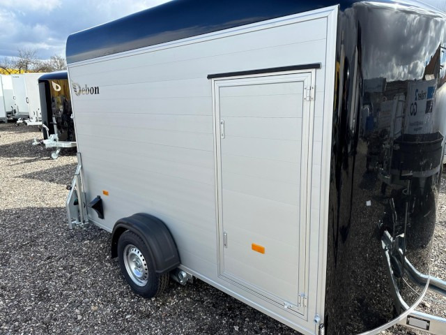 Cheval Liberte Debon Roadster 400 Alu + Türe 1300 kg, 100 km/h, 320x167x200cm - Skåpsläp: bild 3 Cheval Liberte Debon Roadster 400 Alu + Türe 1300 kg, 100 km/h, 320x167x200cm - Skåpsläp: bild 3