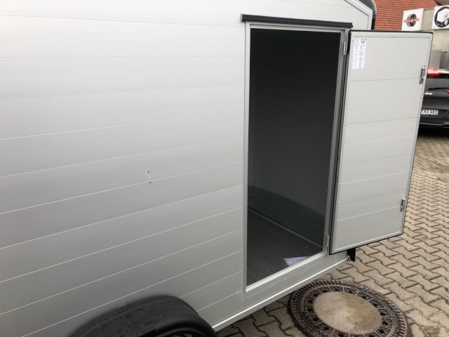 Cheval Liberte Debon Roadster 700 Alu + Türe 2600 kg, 100 km/h, 375x180x202cm - Skåpsläp: bild 5 Cheval Liberte Debon Roadster 700 Alu + Türe 2600 kg, 100 km/h, 375x180x202cm - Skåpsläp: bild 5