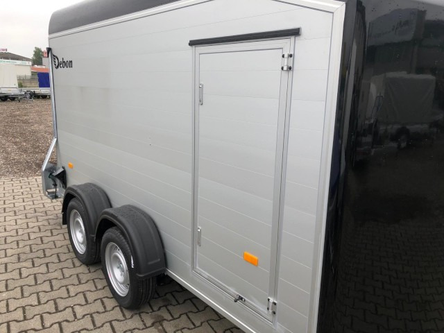 Cheval Liberte Debon Roadster 700 Alu + Türe 2600 kg, 100 km/h, 375x180x202cm - Skåpsläp: bild 4 Cheval Liberte Debon Roadster 700 Alu + Türe 2600 kg, 100 km/h, 375x180x202cm - Skåpsläp: bild 4