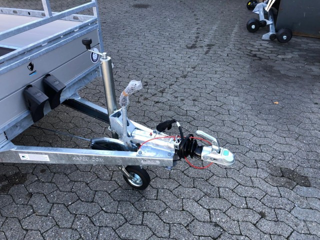 Hapert Azure L-2 Tieflader 3030 x 1490 x 370 mm, ZG 2,7 to. - Bilsläp: bild 3 Hapert Azure L-2 Tieflader 3030 x 1490 x 370 mm, ZG 2,7 to. - Bilsläp: bild 3