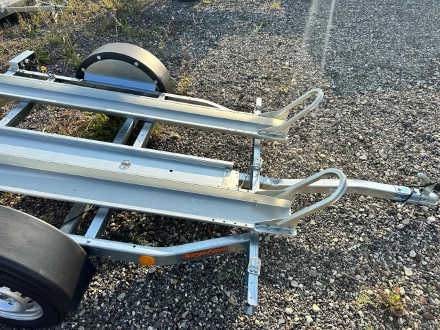 Neptun Motorradanhänger GN064, N6-220 pm2, 100 km/h 0,75 t. 2250 x 1300 x 31 mm - MC-släp: bild 2 Neptun Motorradanhänger GN064, N6-220 pm2, 100 km/h 0,75 t. 2250 x 1300 x 31 mm - MC-släp: bild 2