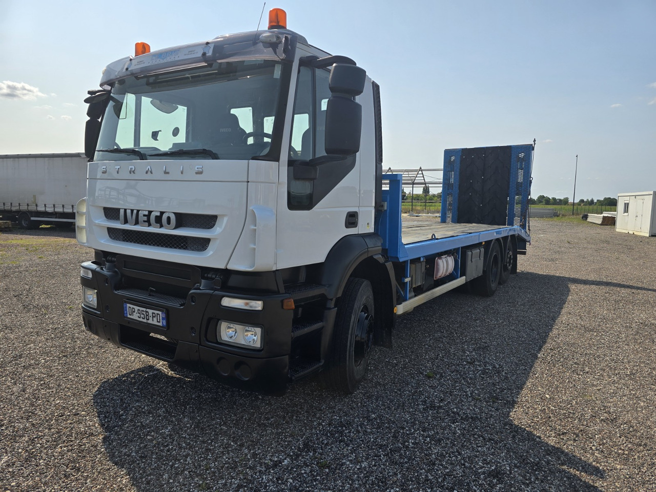 IVECO 260S33 - Biltransportbil lastbil: bild 1 IVECO 260S33 - Biltransportbil lastbil: bild 1