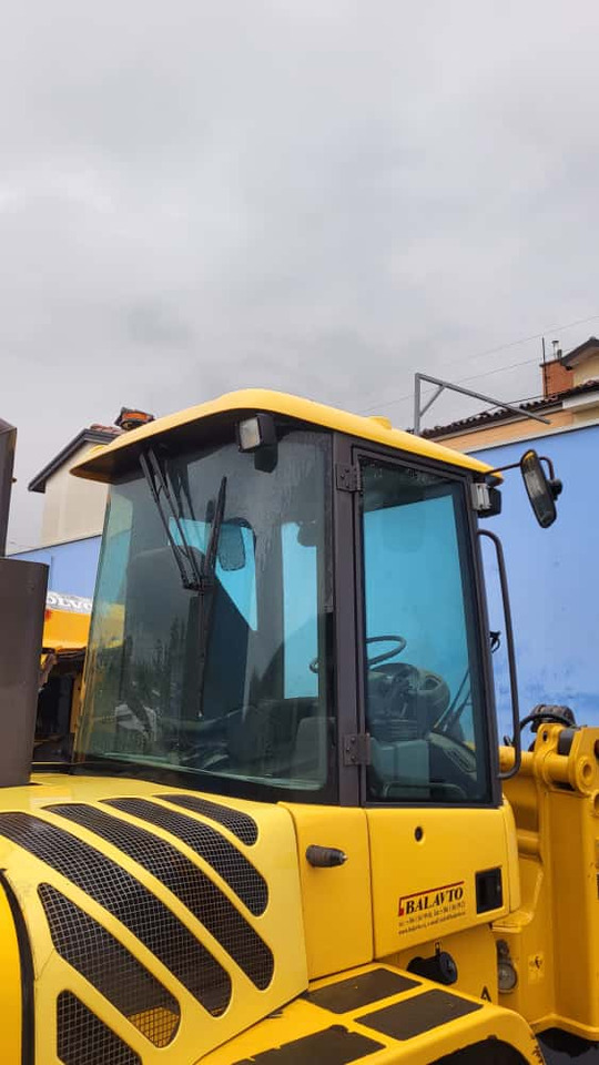 2906698 cabin for Volvo L30, L30B, L32, L32B, L35, L35B, L40, L45B - Hytt för Lastare: bild 3 2906698 cabin for Volvo L30, L30B, L32, L32B, L35, L35B, L40, L45B - Hytt för Lastare: bild 3