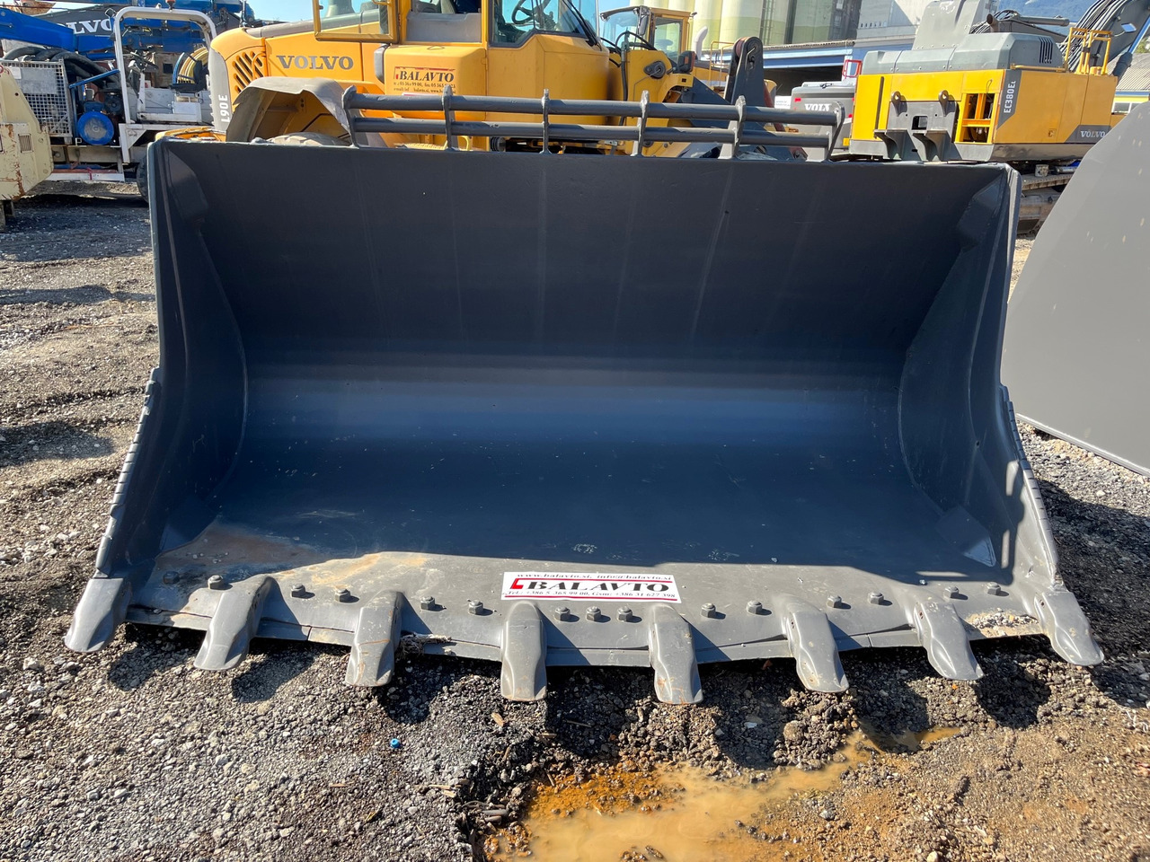 BALAVTO Loader bucket 3350 mm - Lastarskopa: bild 1 BALAVTO Loader bucket 3350 mm - Lastarskopa: bild 1