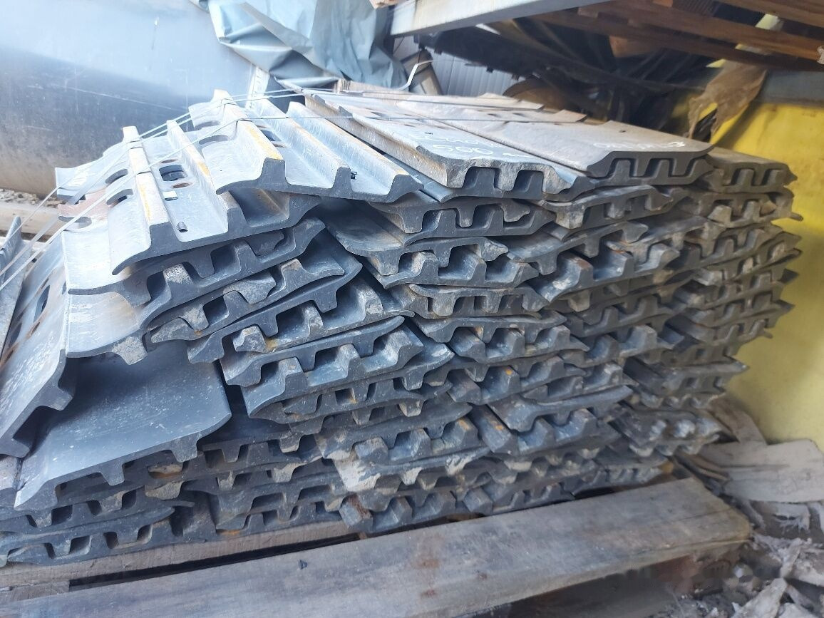 Grouser pads 600 mm Daewoo-Doosan DX225 NLC, Daewoo-Doosan Solar 220, Daewoo-Doosan Solar 225, Hitachi ZX180 LC, Hitachi ZX240, Hyundai HX180 HIGH WALKER, Komatsu PC150 LC, Komatsu PC160, Komatsu PC - Larvband för Grävmaskin: bild 1 Grouser pads 600 mm Daewoo-Doosan DX225 NLC, Daewoo-Doosan Solar 220, Daewoo-Doosan Solar 225, Hitachi ZX180 LC, Hitachi ZX240, Hyundai HX180 HIGH WALKER, Komatsu PC150 LC, Komatsu PC160, Komatsu PC - Larvband för Grävmaskin: bild 1