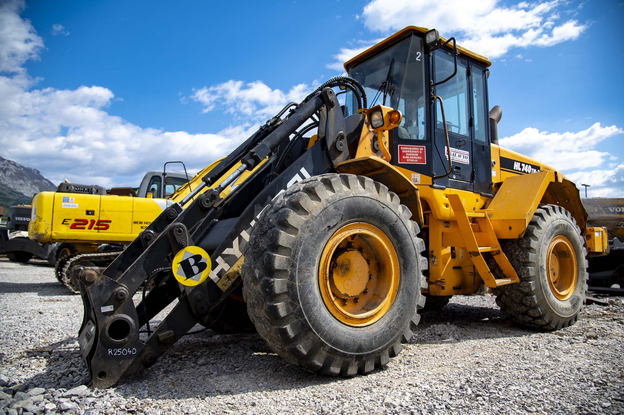 HYUNDAI HL740TM-7 for parts - Hjullastare: bild 1 HYUNDAI HL740TM-7 for parts - Hjullastare: bild 1