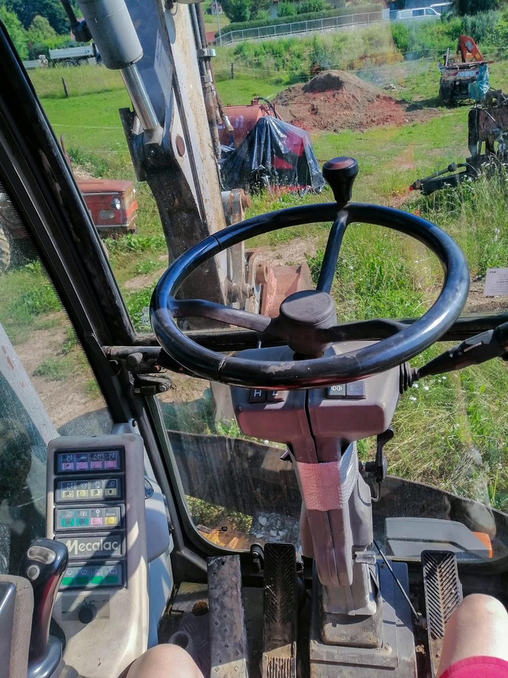MECALAC 14 MXT - Grävmaskin på däck: bild 3 MECALAC 14 MXT - Grävmaskin på däck: bild 3