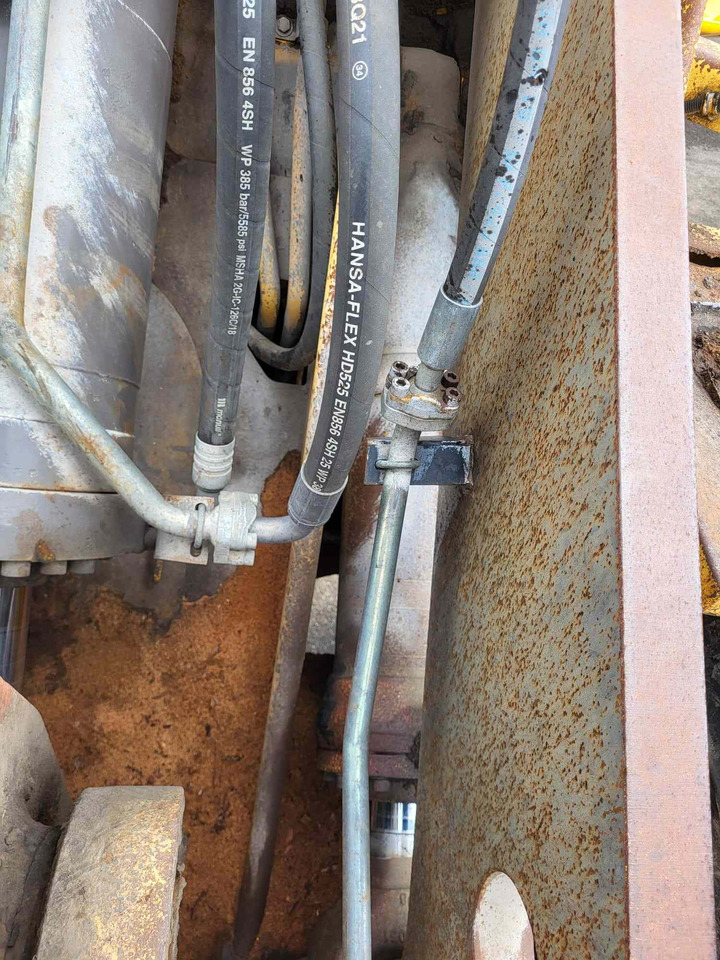 Volvo lifting cylinder - Reservdelar för Lastare: bild 1 Volvo lifting cylinder - Reservdelar för Lastare: bild 1