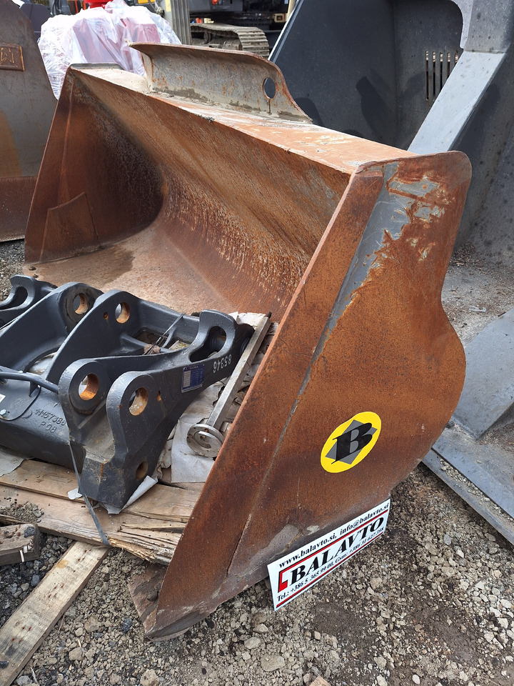Volvo 93812 loader bucket 2300 mm BOE - Lastarskopa: bild 1 Volvo 93812 loader bucket 2300 mm BOE - Lastarskopa: bild 1