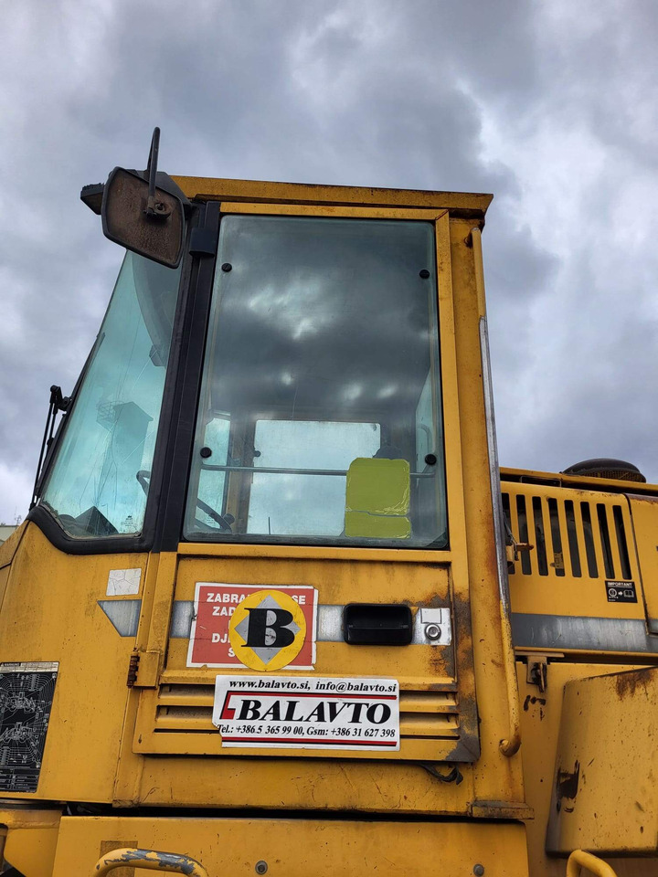 Volvo door - Dörr och reservdelar för Lastare: bild 1 Volvo door - Dörr och reservdelar för Lastare: bild 1