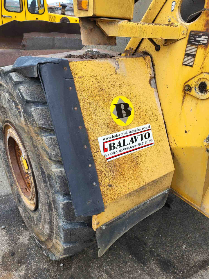 Volvo front fenders - Vinge för Lastare: bild 3 Volvo front fenders - Vinge för Lastare: bild 3