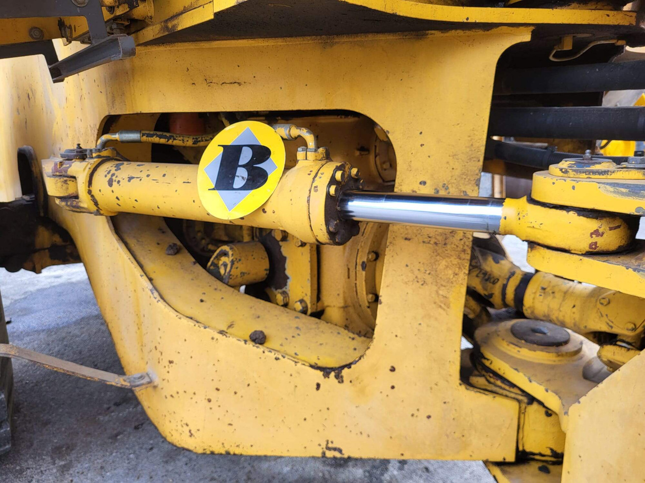 Volvo hydraulic cylinder - Hydraulcylinder för Lastare: bild 1 Volvo hydraulic cylinder - Hydraulcylinder för Lastare: bild 1