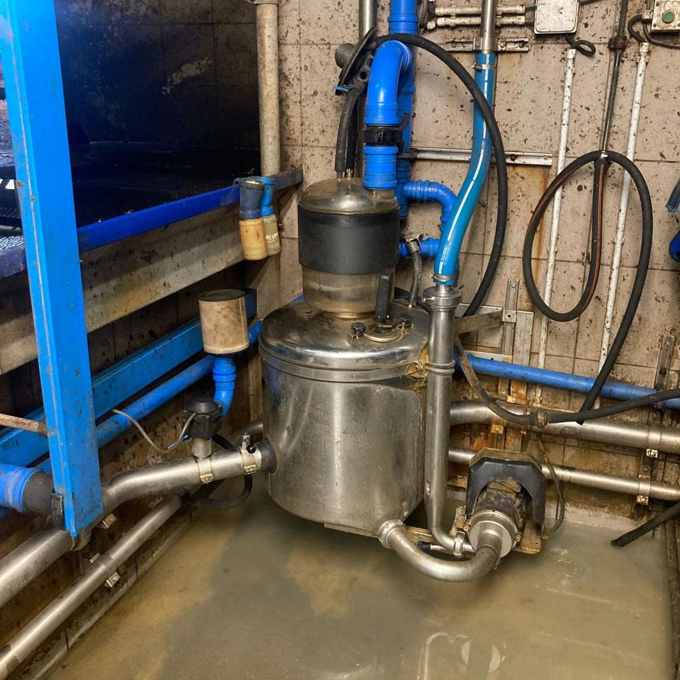 DeLaval Fischgrätenmelkstand Doppel 10er - Mjölkmaskin: bild 4 DeLaval Fischgrätenmelkstand Doppel 10er - Mjölkmaskin: bild 4