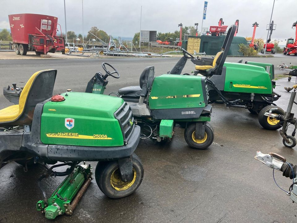John Deere Spindelmäher, Großflächenmäher 2243, 2500A, 3235C - Gräsklippare: bild 2 John Deere Spindelmäher, Großflächenmäher 2243, 2500A, 3235C - Gräsklippare: bild 2