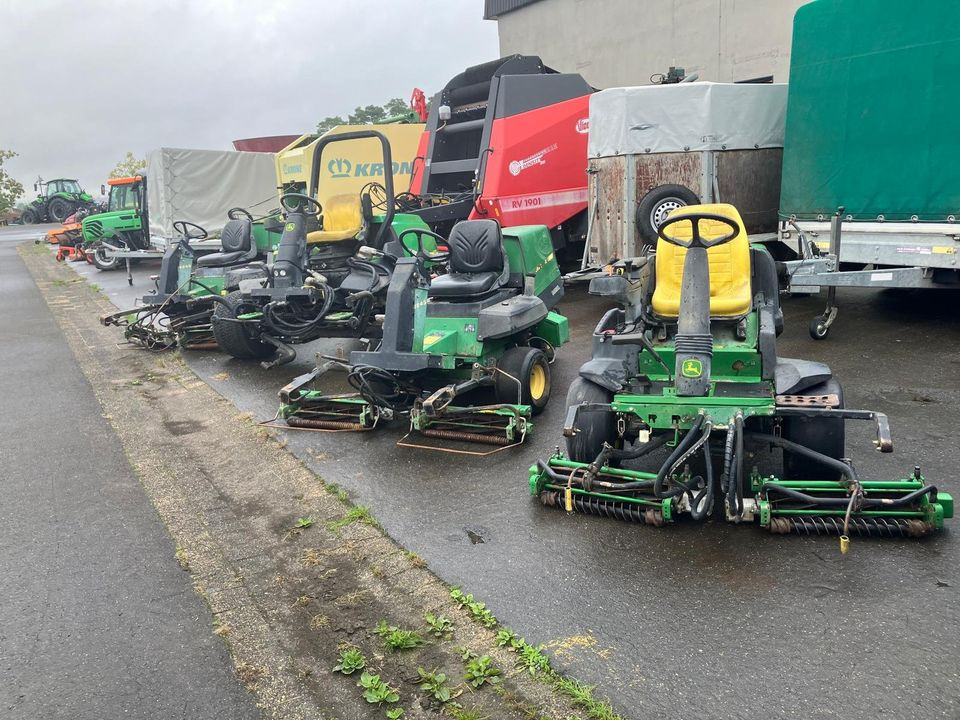 John Deere Spindelmäher, Großflächenmäher 2243, 2500A, 3235C - Gräsklippare: bild 1 John Deere Spindelmäher, Großflächenmäher 2243, 2500A, 3235C - Gräsklippare: bild 1