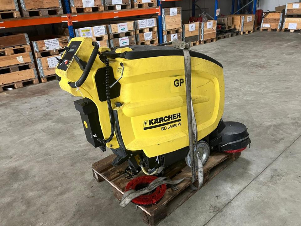 Kärcher BD 55/60W Putzmaschine Akku defekt, Teileträger - Skurmaskin: bild 2 Kärcher BD 55/60W Putzmaschine Akku defekt, Teileträger - Skurmaskin: bild 2