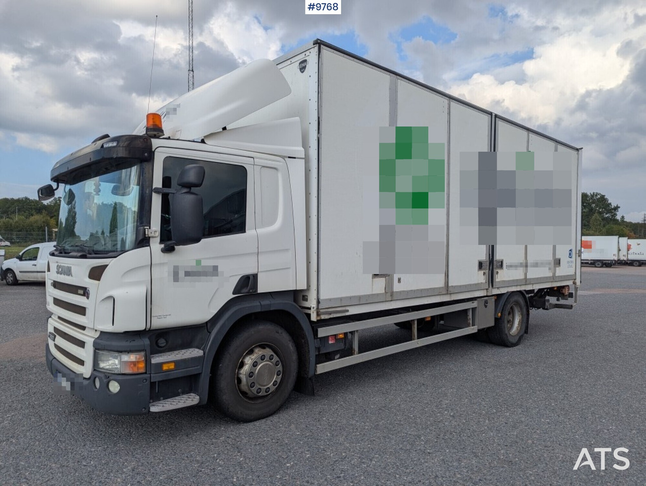 Box Truck Scania P280 4X2 with tail lift - Lastbil med skåp: bild 1 Box Truck Scania P280 4X2 with tail lift - Lastbil med skåp: bild 1