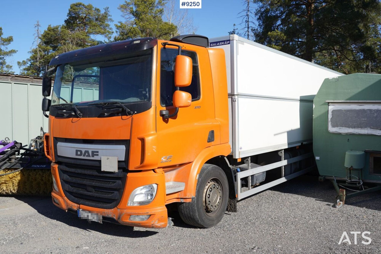 DAF CF 370Y Box truck, Height adjustable box - Lastbil med skåp: bild 1 DAF CF 370Y Box truck, Height adjustable box - Lastbil med skåp: bild 1