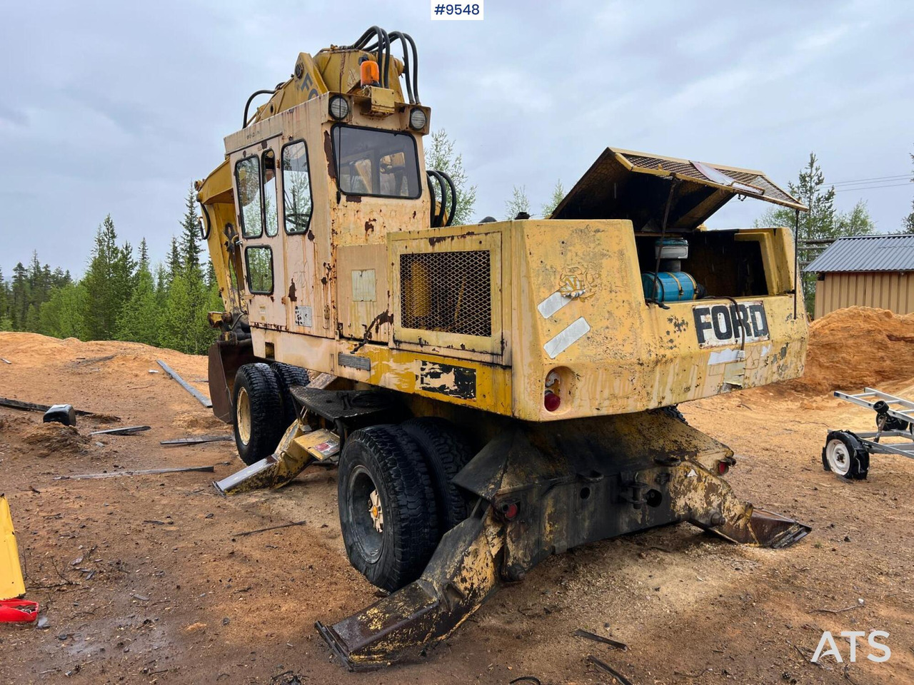 FORD Wheel excavator (VIDEO) - Grävmaskin på däck: bild 4 FORD Wheel excavator (VIDEO) - Grävmaskin på däck: bild 4