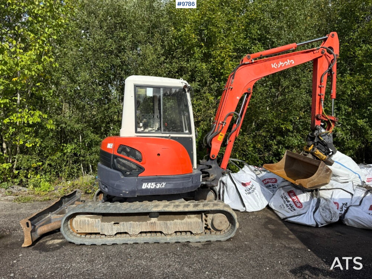Kubota U45-3a crawler excavator with tiltrotator and buckets - Minigrävmaskin: bild 1 Kubota U45-3a crawler excavator with tiltrotator and buckets - Minigrävmaskin: bild 1