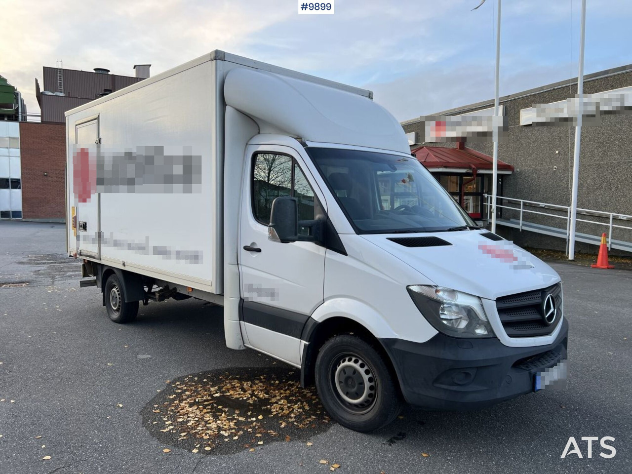Mercedes Benz Sprinter Skåpbil med bakgavellyft - Volymskåp: bild 2 Mercedes Benz Sprinter Skåpbil med bakgavellyft - Volymskåp: bild 2