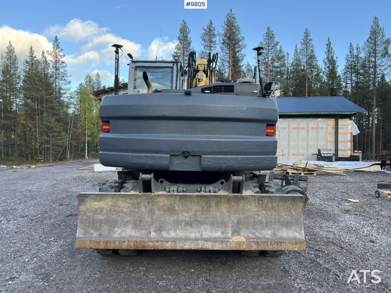 Grävmaskin på däck New Holland, MH-Plus-C Wheel excavator with excavation system, rotor, and grader bucket: bild 9