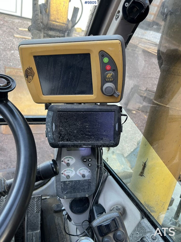 Grävmaskin på däck New Holland, MH-Plus-C Wheel excavator with excavation system, rotor, and grader bucket: bild 17