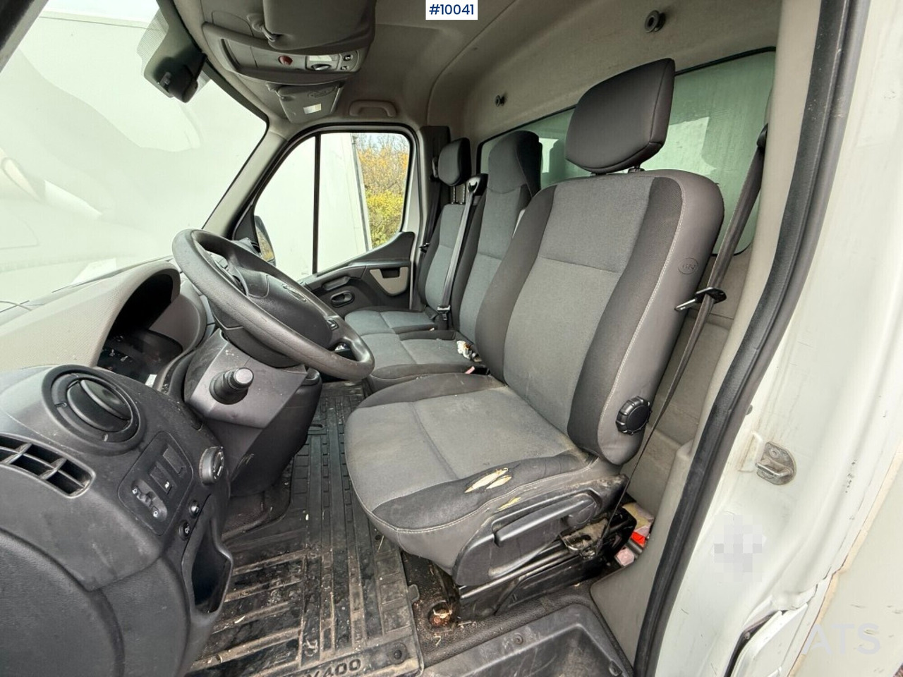 Nissan NV 400 with tail lift - Volymskåp: bild 5 Nissan NV 400 with tail lift - Volymskåp: bild 5