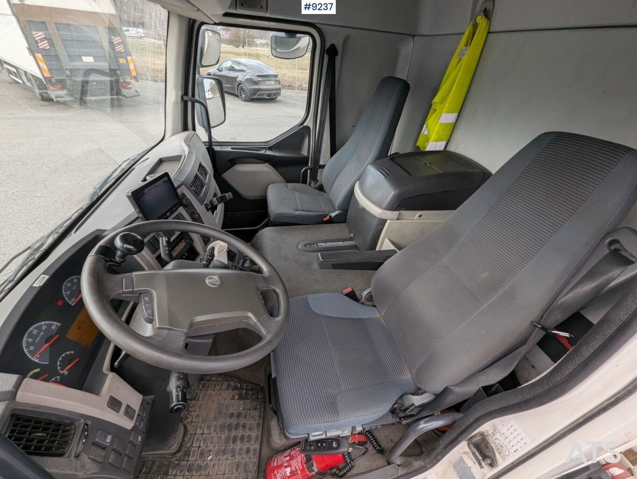 Refrigerated Box truck Volvo FL 260 4X2 with tail lift (SEE VIDEO) - Kylbil lastbil: bild 5 Refrigerated Box truck Volvo FL 260 4X2 with tail lift (SEE VIDEO) - Kylbil lastbil: bild 5