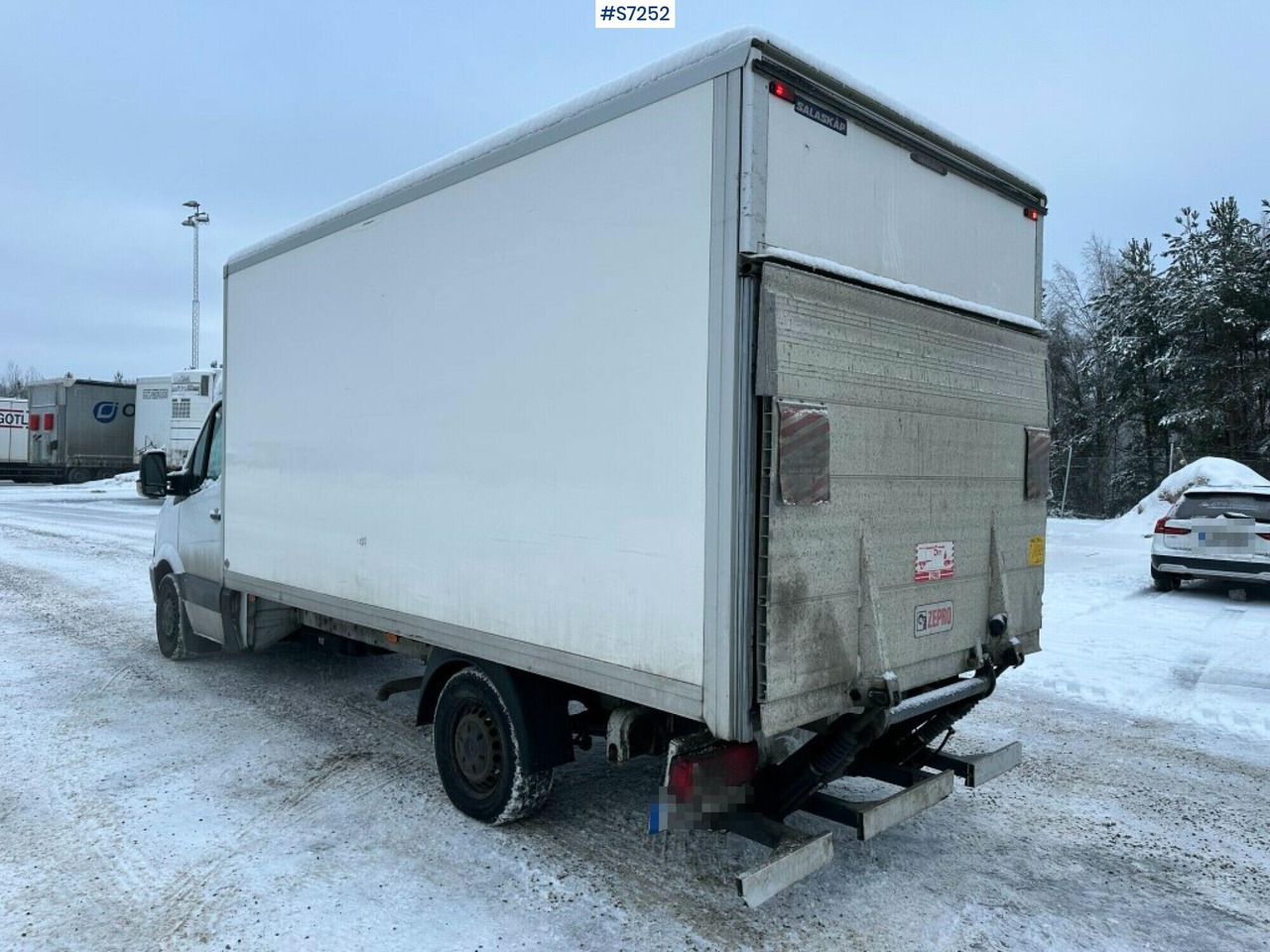 Sprinter box truck Mercedes Benz with Tailgate lift - Volymskåp: bild 4 Sprinter box truck Mercedes Benz with Tailgate lift - Volymskåp: bild 4
